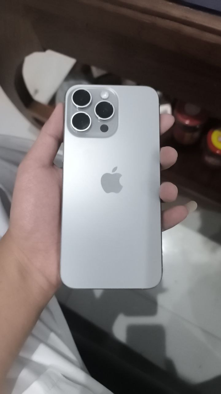 西港OB转让iPhone15ProMax 512G 仅售$600 个人自用
