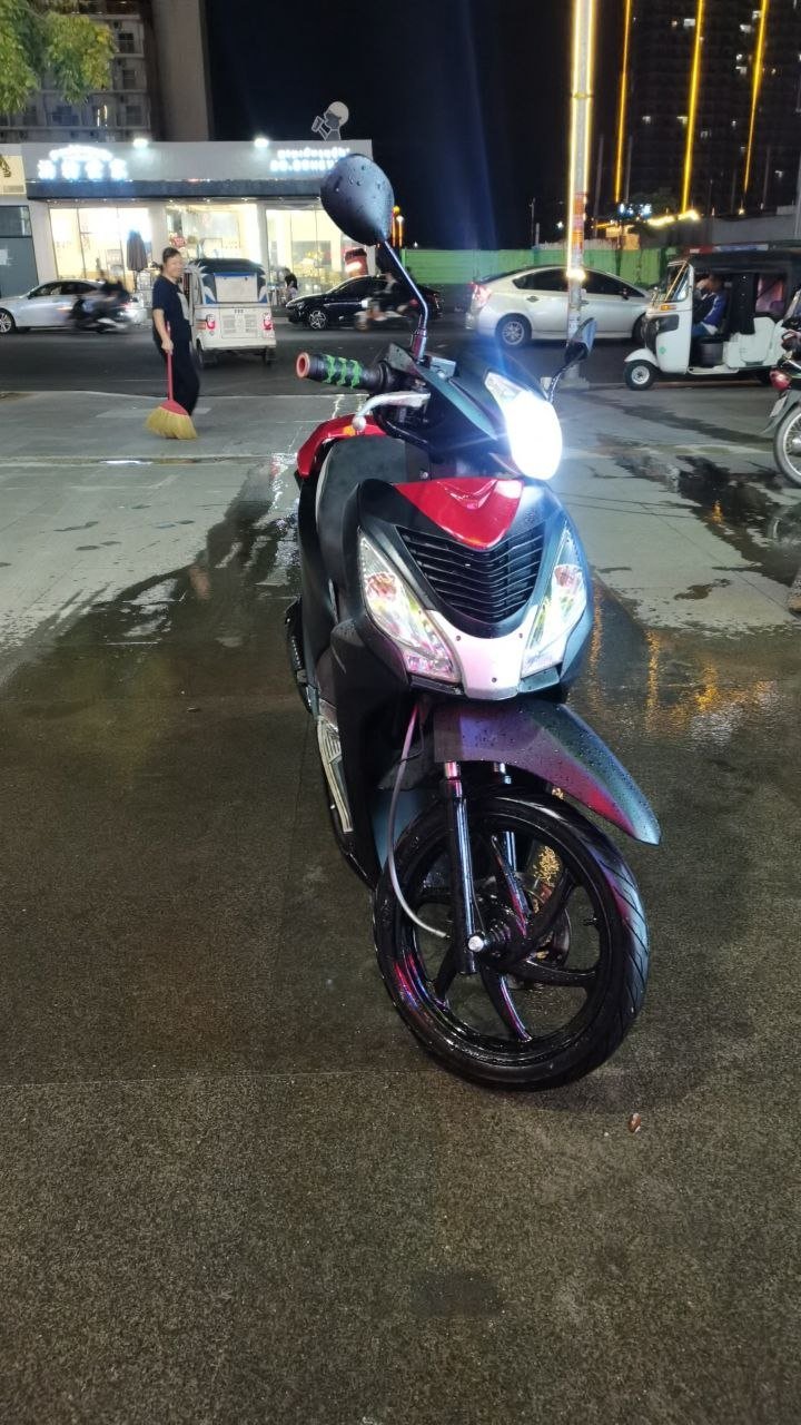 西港转让99新本田摩托车 售价$630 车况巅峰