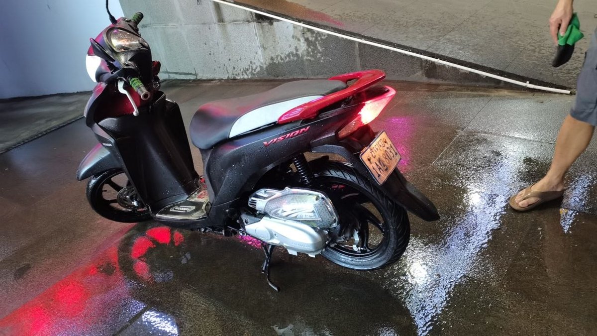 西港转让99新本田摩托车 售价$630 车况巅峰