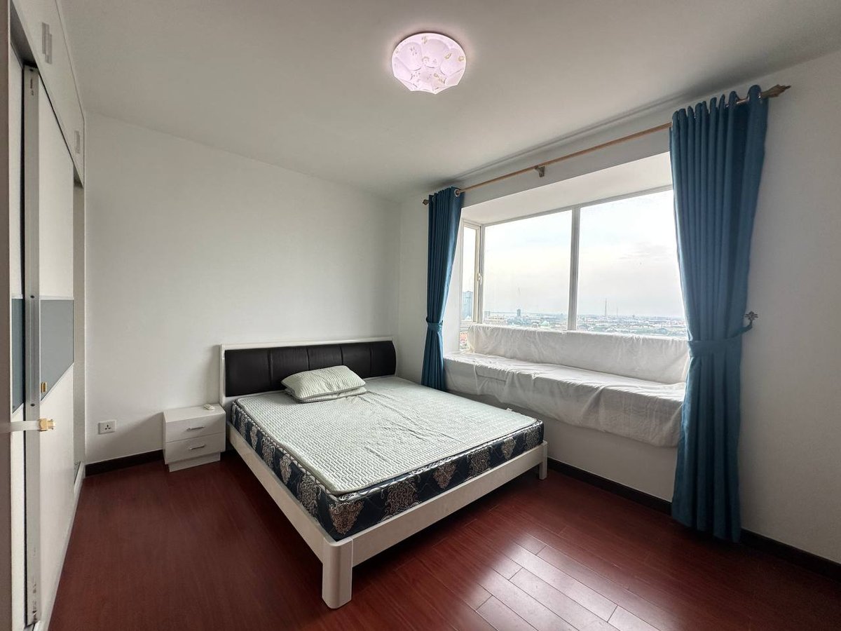 Rose Condo高层2房招租 156㎡月租$1300含家具