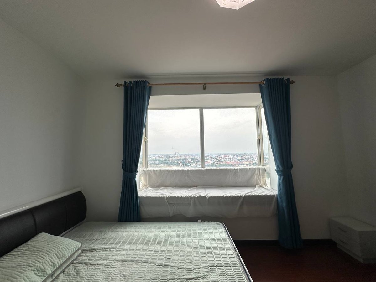 Rose Condo高层2房招租 156㎡月租$1300含家具