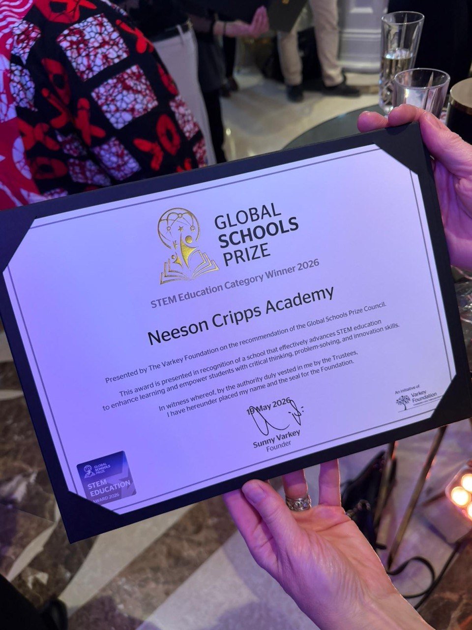 Neeson Cripps Academy获全球STEM教育奖 贫困社区教育获认可