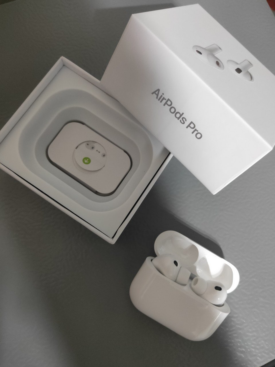 西港转让AirPods Pro 3 售价$140 支持送货上门