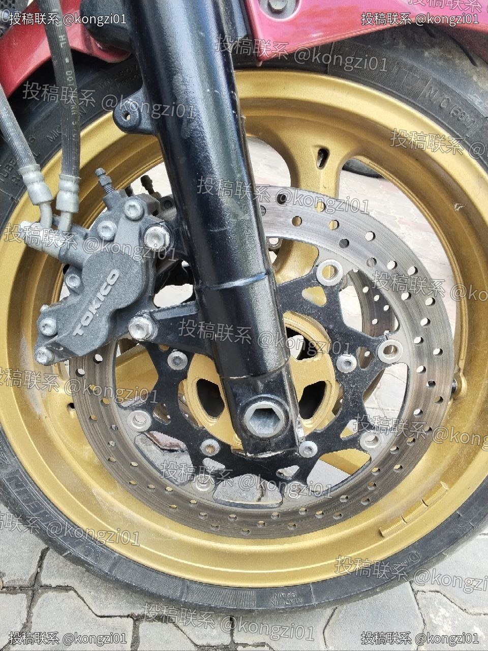 波贝出售铃木400街车 巅峰状态带牌卡售价$3000