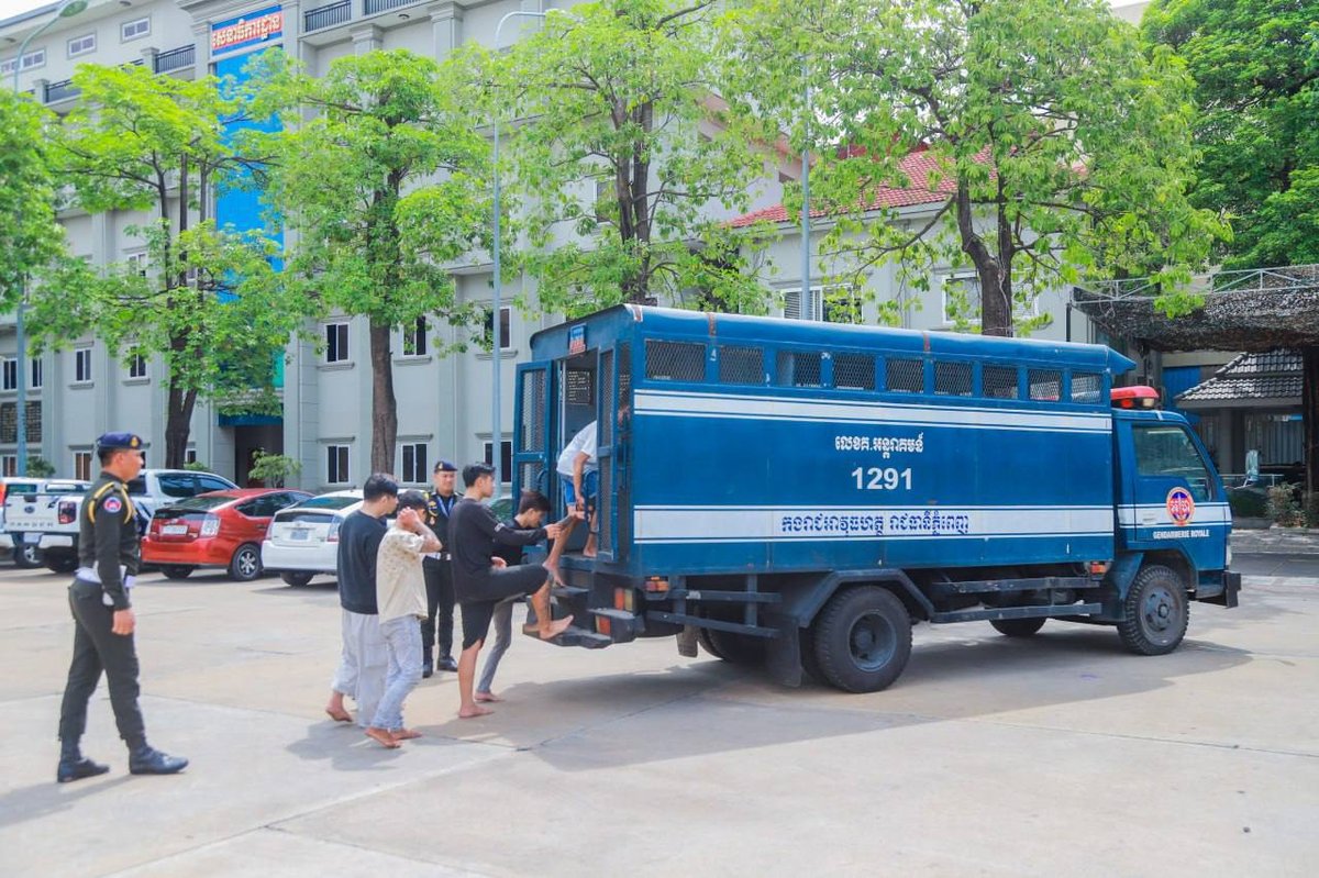 金边铁桥头区警方破获毒品案 6名嫌疑人被捕并移送法办