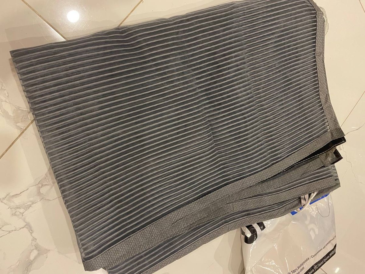 西港地区发布多项二手闲置物品转让信息,包括电磁炉、炖锅、榨汁机及办公配件等