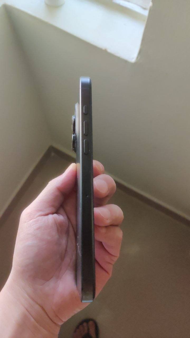 9成新iPhone16ProMax 512G转让 $1000 金边面交