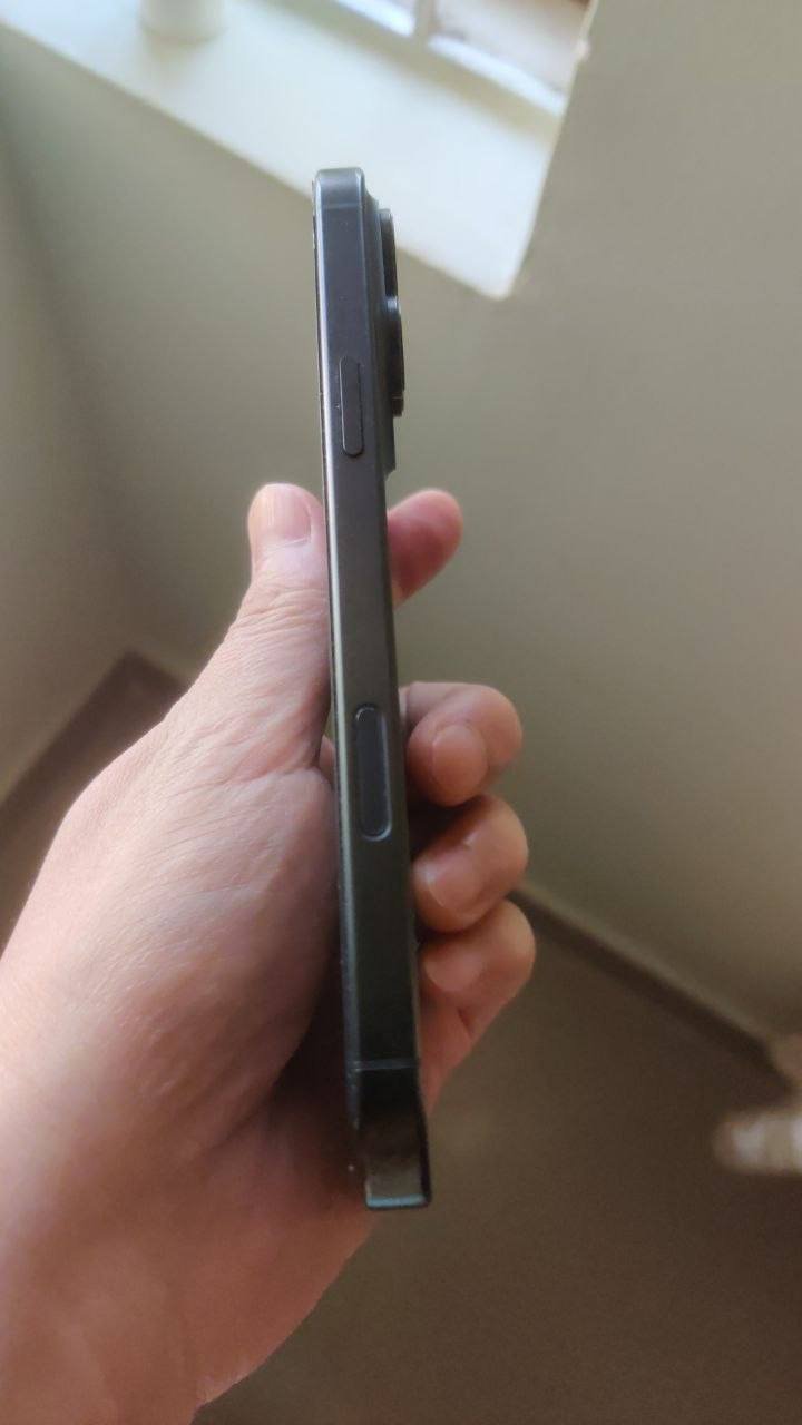 9成新iPhone16ProMax 512G转让 $1000 金边面交