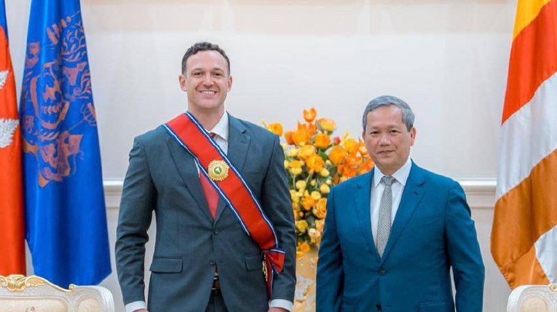 洪玛奈会见美国驻柬临时代办 双方就外交工作进行告别会谈