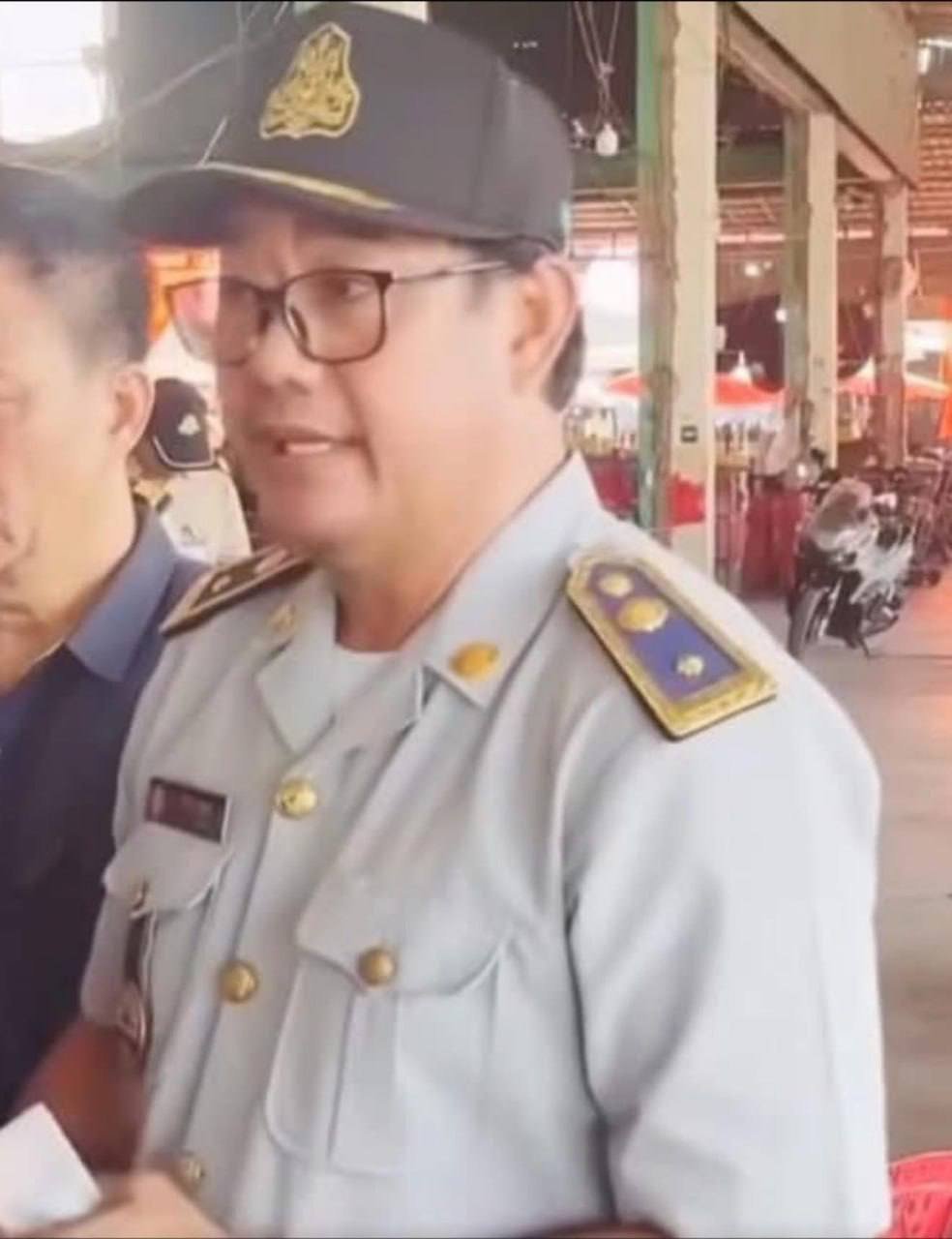 马德望省Phu Puy市场榴莲走私案 商务部撤职分局长
