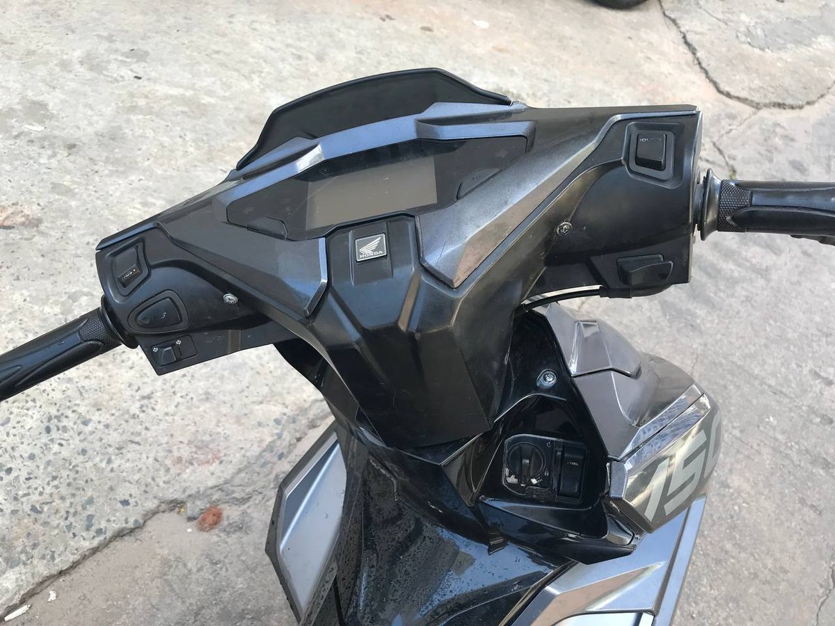 西港急售新款本田摩托车 150cc带ABS 售价$830