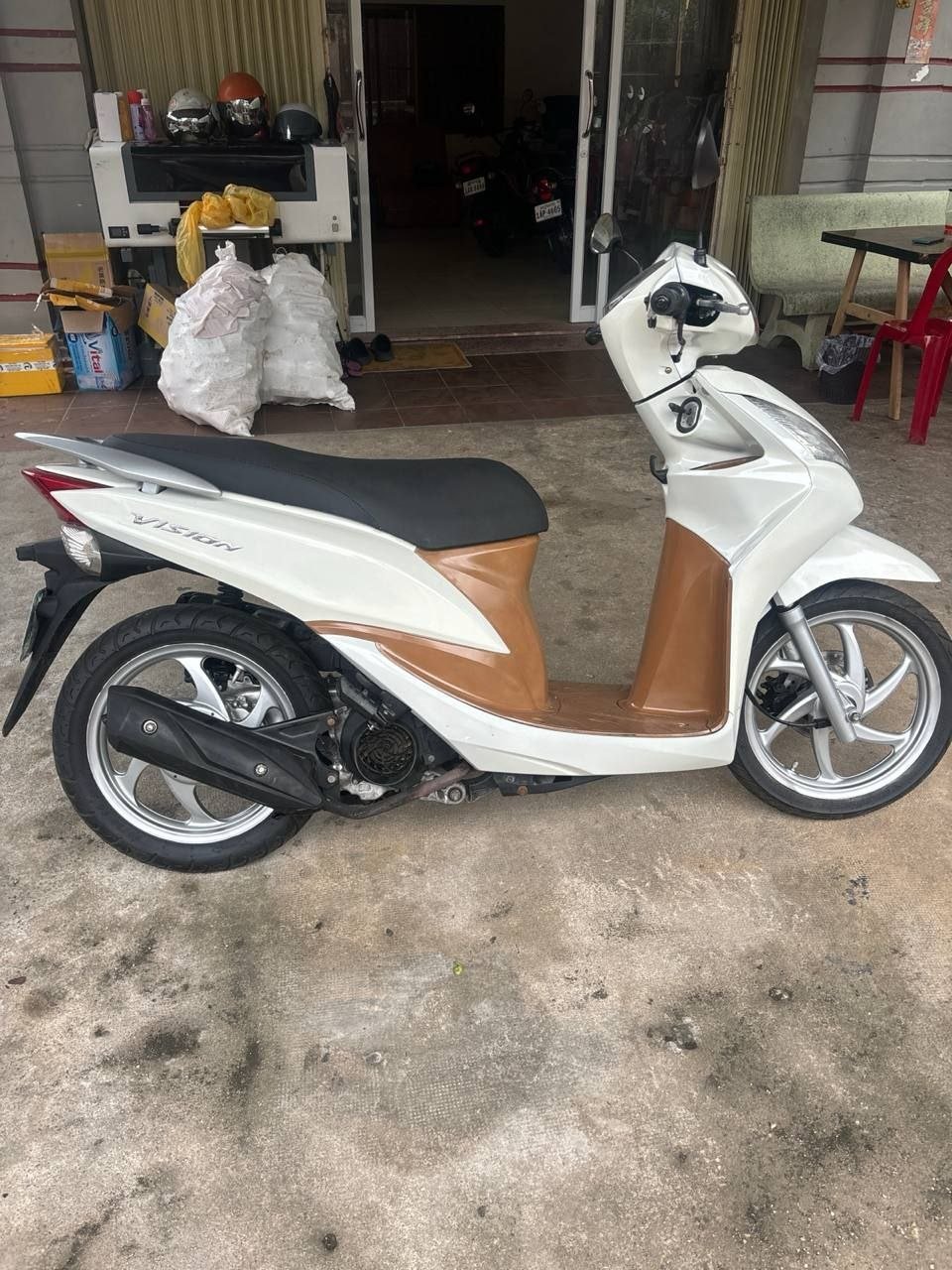 西港转让九九新本田威神 售价$650 发动机巅峰状态