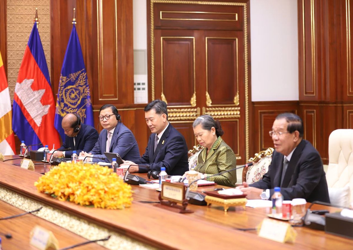 洪森会见越南共产党代表团 双方就党际交流交换意见