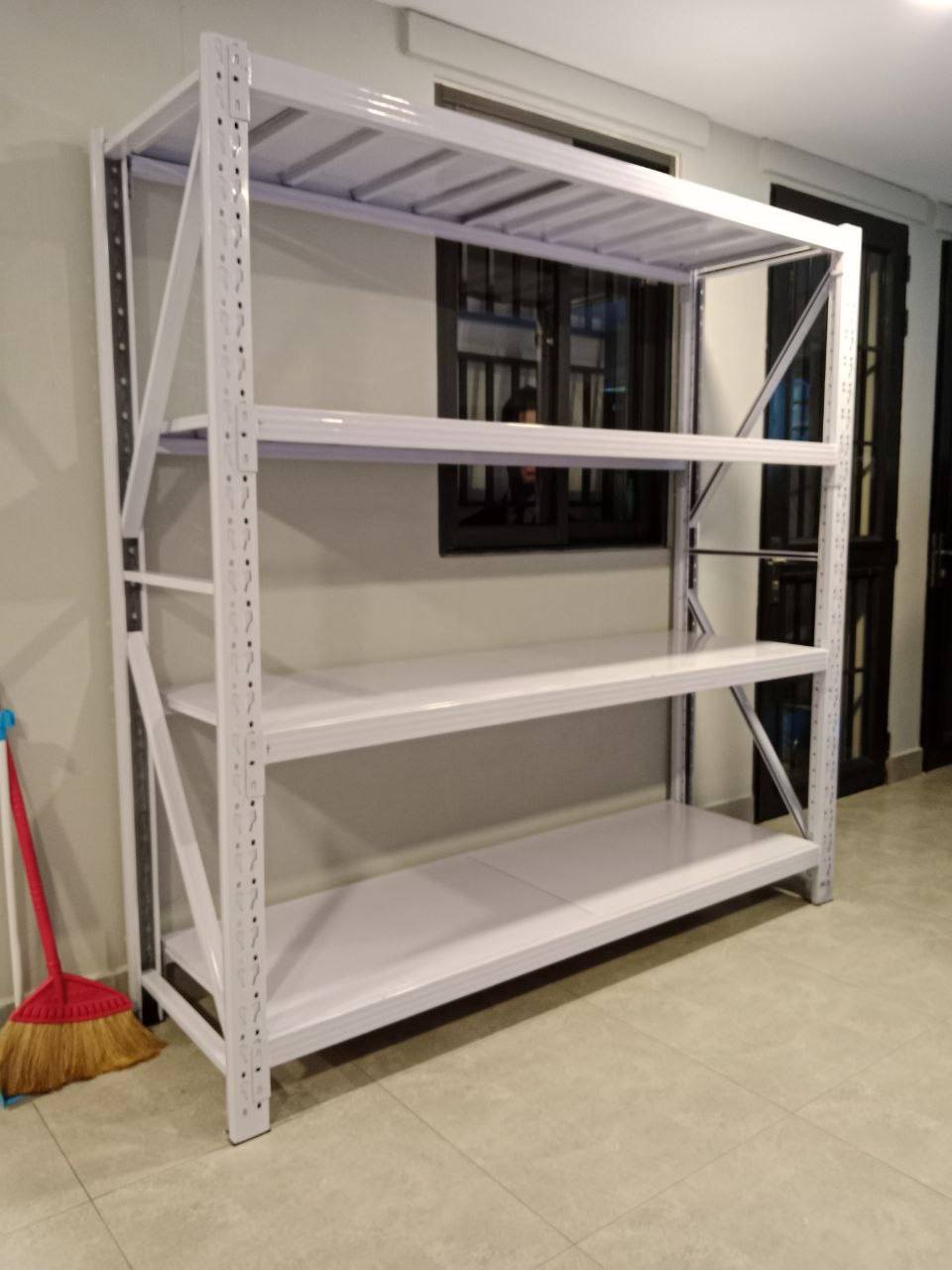 商家供应多规格仓储货架,尺寸为200x60x200cm,承重能力分为250kg、