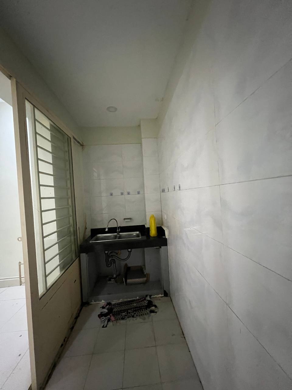 棉芷区铁桥头排屋招租 月租$350 4房5卫可办公
