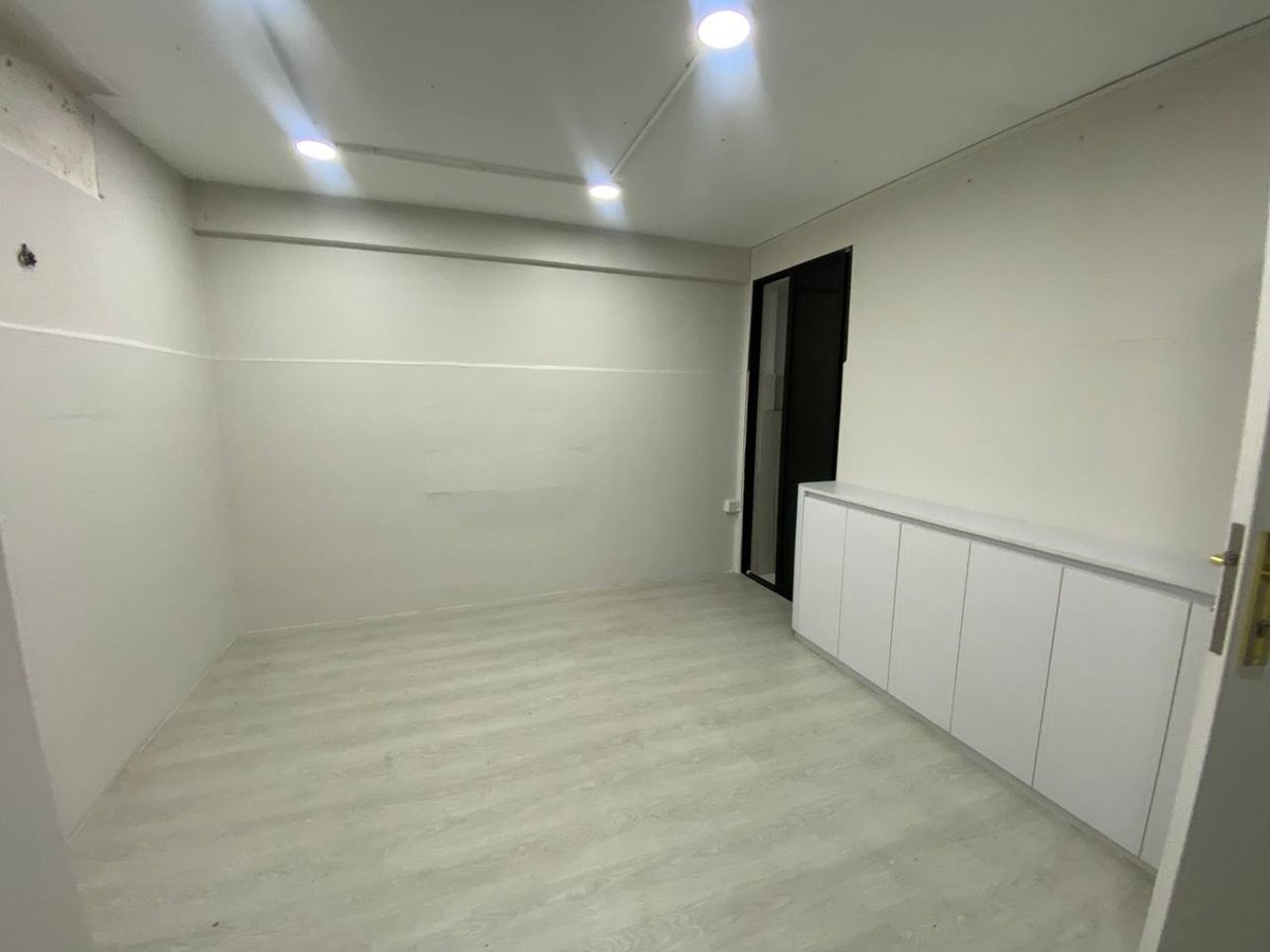 BKK1核心地段临街商铺招租,底层空间,适合开设零售店或小型办公室,交通便利,周