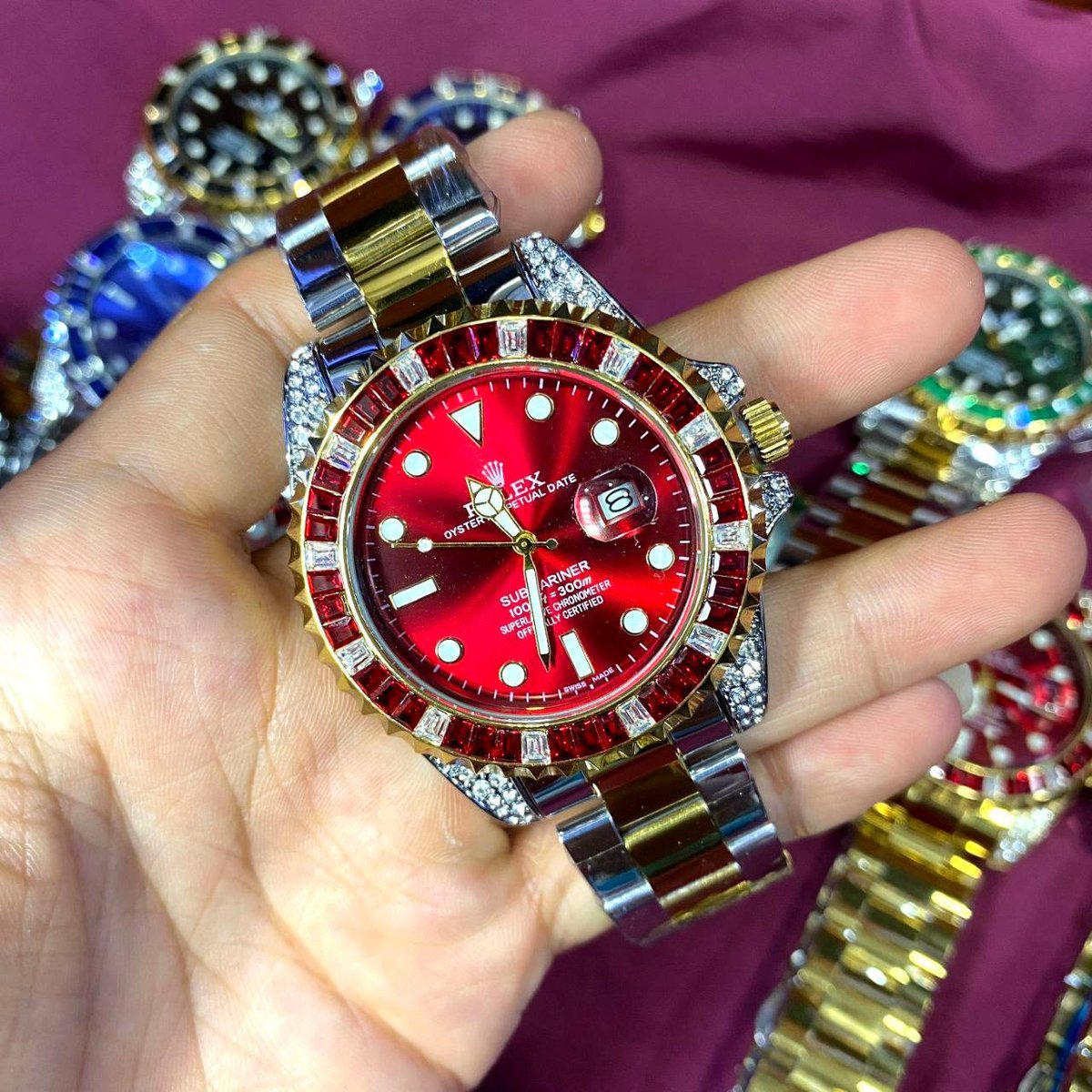 该频道发布了房产促销简讯，但未提供具体房源信息、价格区间及联系方式，建议投资者谨