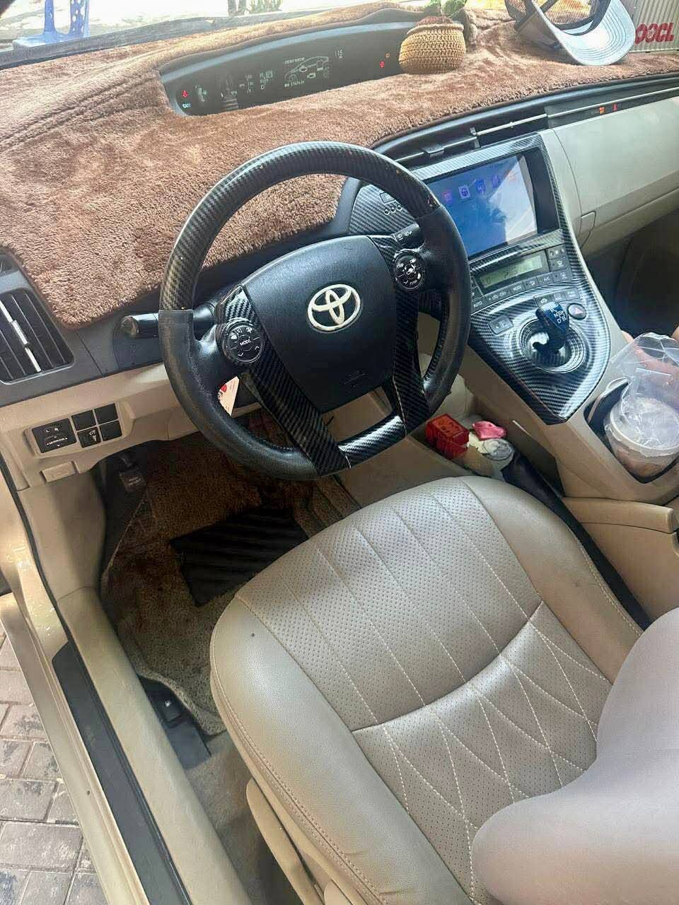 2010年款丰田Prius转让 电池ABS状况良好 售价$13900