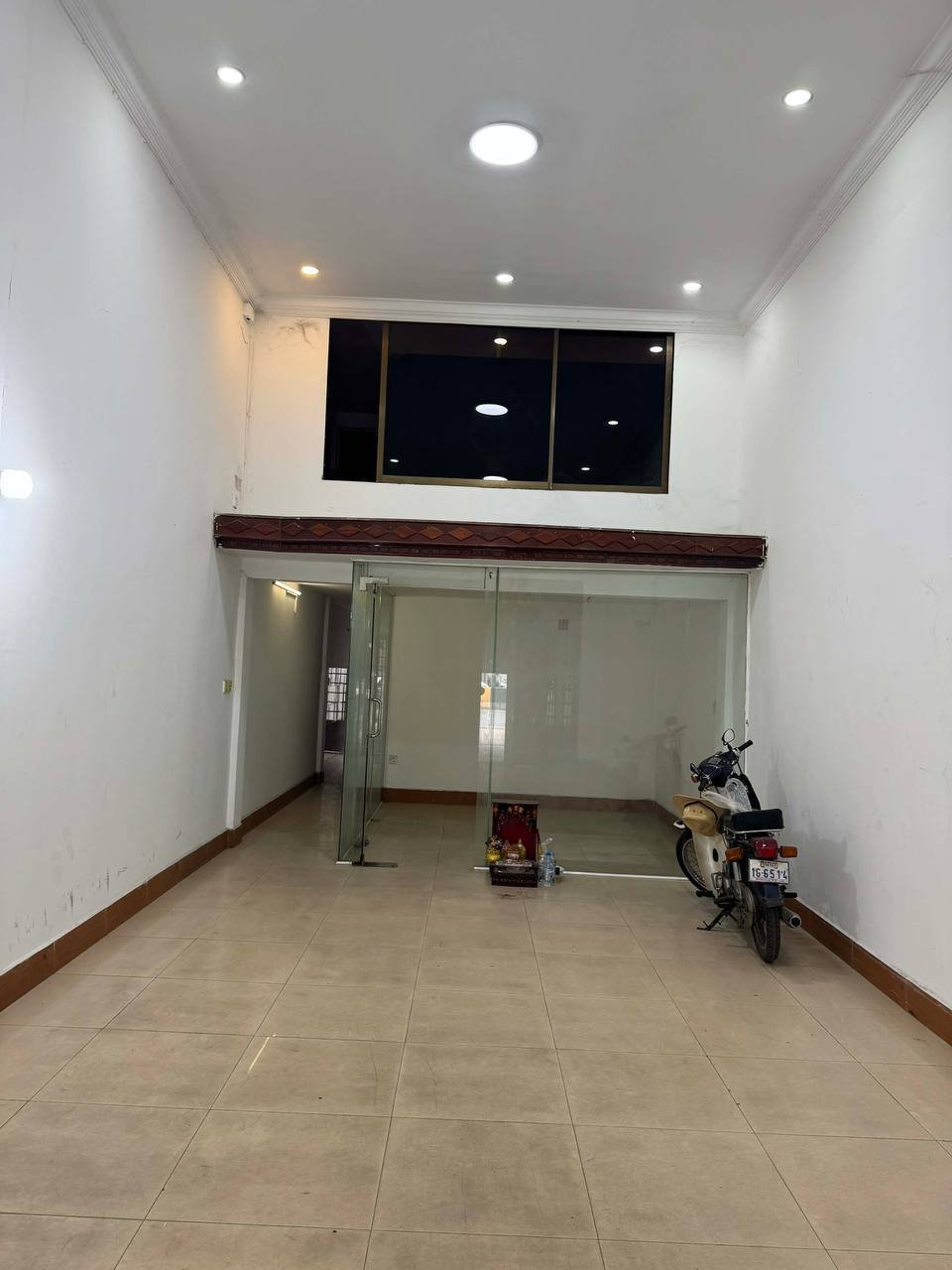271号路商铺招租 月租$800可议 适合咖啡店或美容院