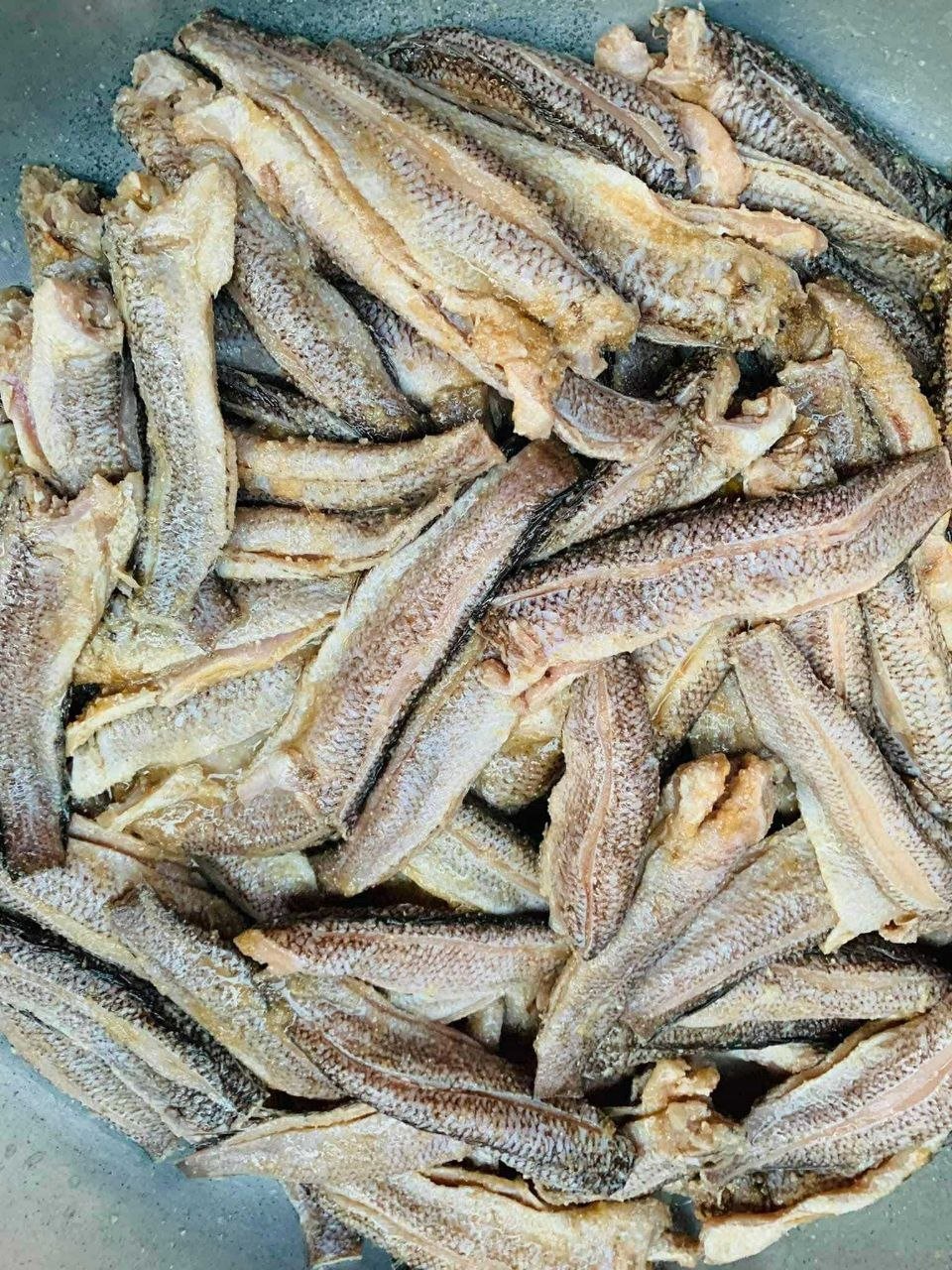 金边天然野生腌鱼售卖 每公斤35000瑞尔 煎烤蒸皆宜