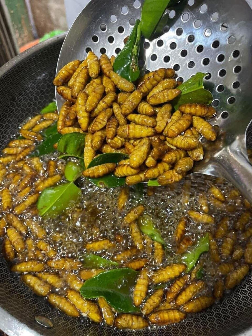 供应冷冻鱼类食材,适合煎炸烹饪,可添加调料制作成特色下酒菜