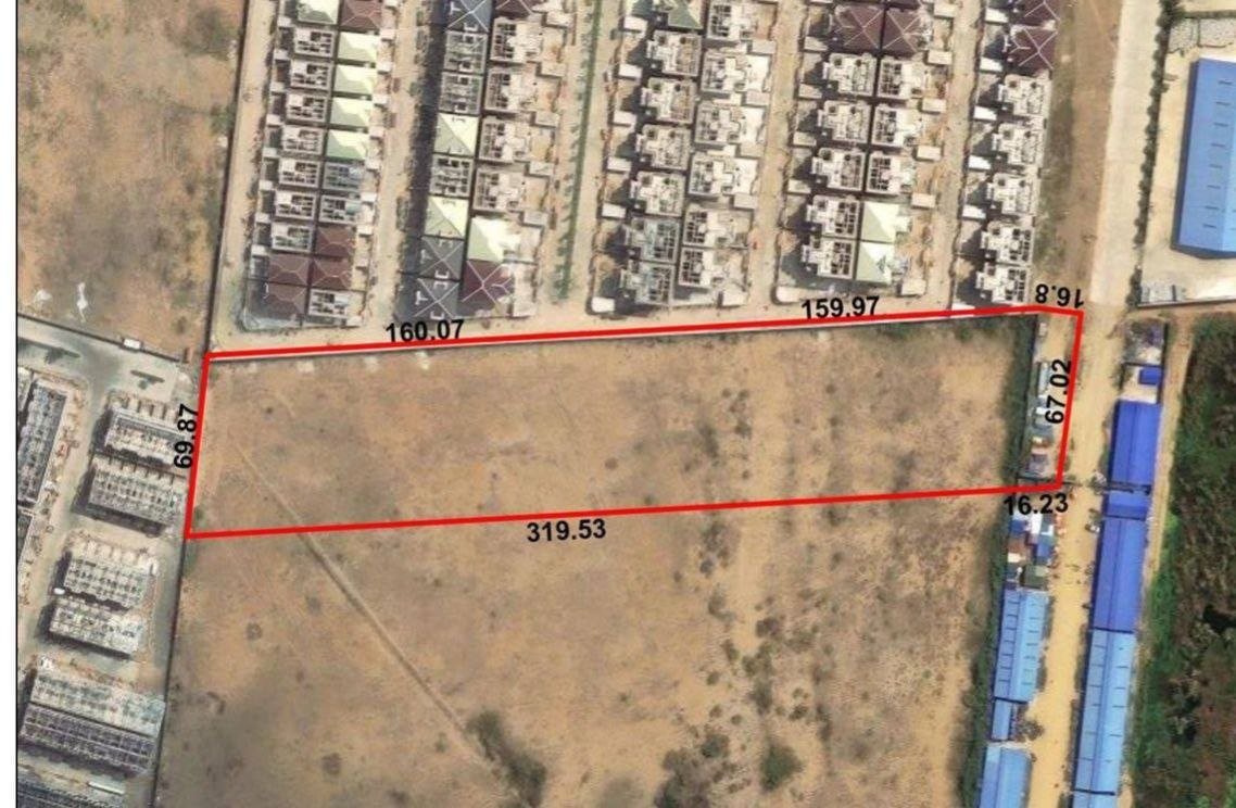 百列区6A公路第三桥附近出售2.3公顷土地,地块尺寸68*335米,已完成填土,
