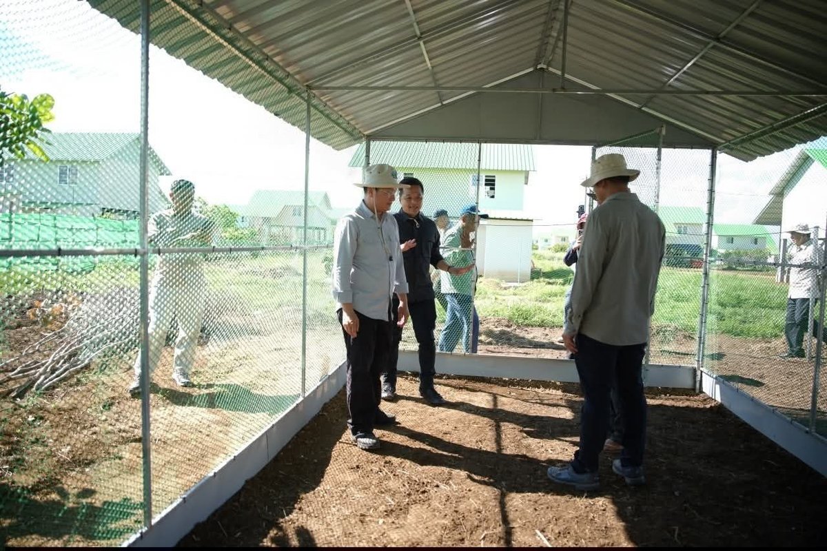 农业部部长狄蒂纳慰问班迭棉吉省灾民 提供农业援助