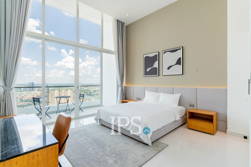 位于BKK1核心地段的J Tower 2顶层公寓现正招租