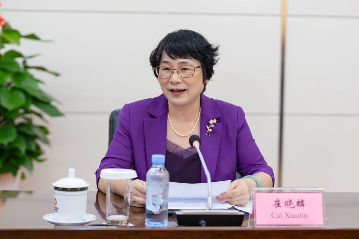 柬埔寨皇家行政学院与广西行政学院签署合作备忘录