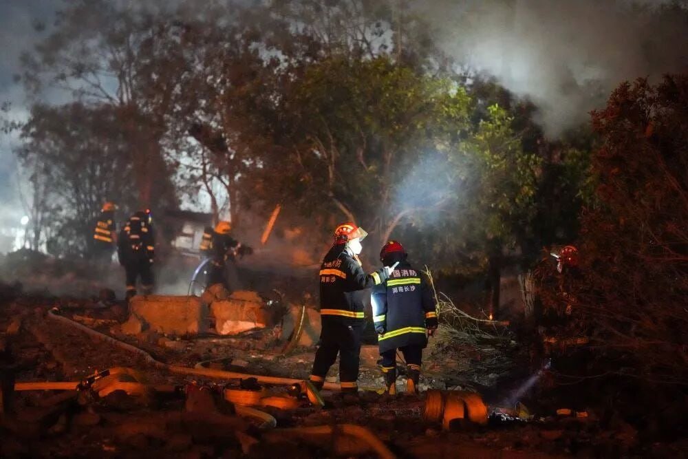 湖南浏阳烟花厂爆炸事故已致21死61伤 涉事负责人被控