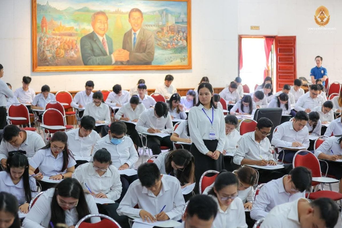 柬埔寨外交部公务员选拔考试开考 洪玛尼主持开题仪式