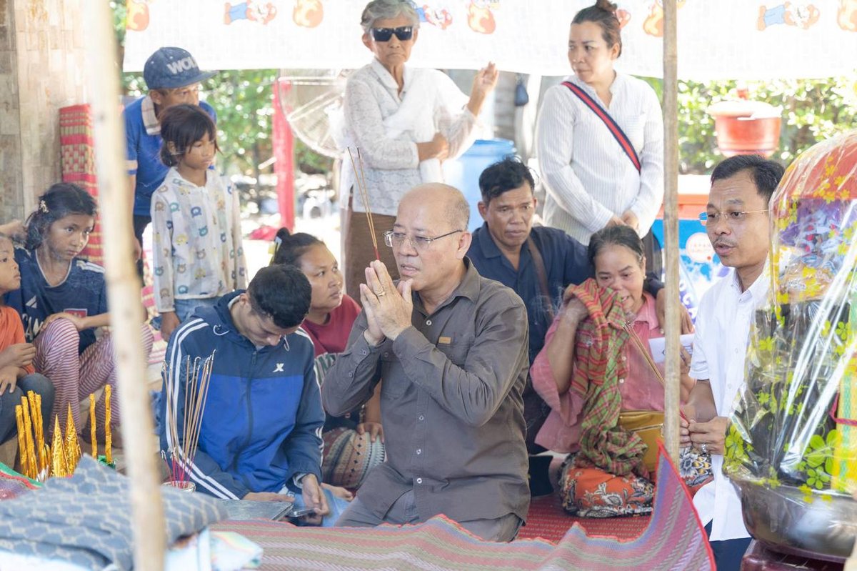 柬埔寨两起严重车祸致14名工人遇难 劳工部承担丧葬费