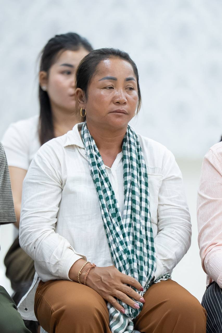 碧占莫妮慰问柏威夏省烈士家属 承诺解决生活困难