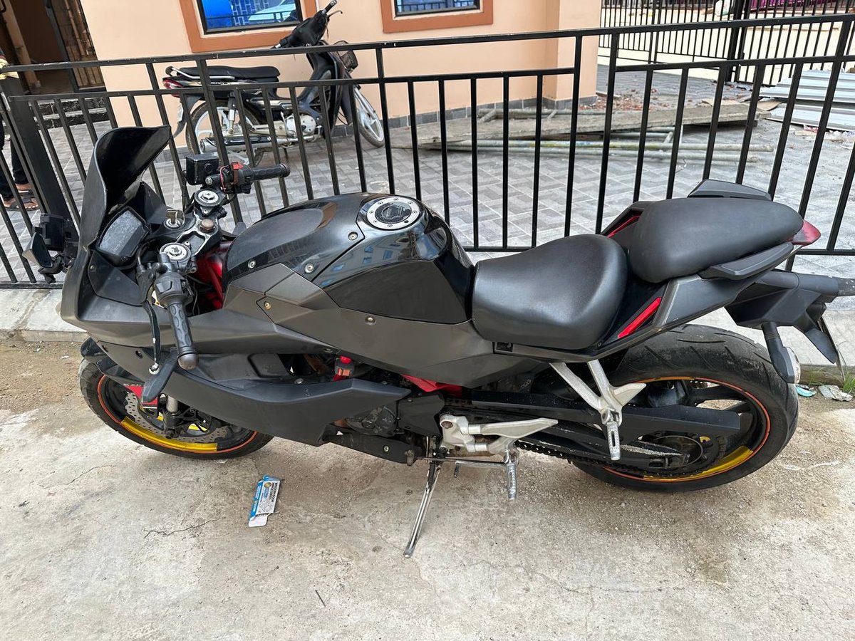 波贝急售KR EXIVR 250cc摩托车 仅售$550手续齐全