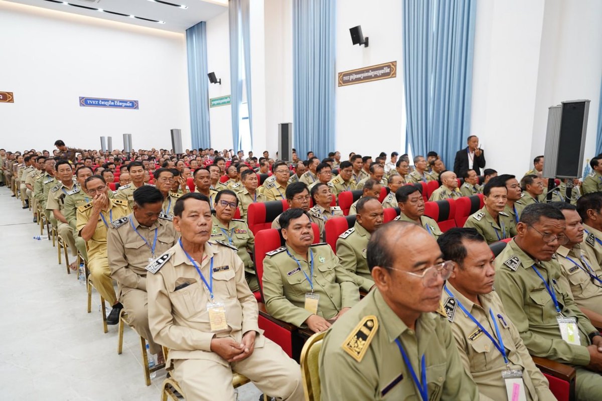 洪森今日赴茶胶省视察 慰问地方政府官员及各部门领导