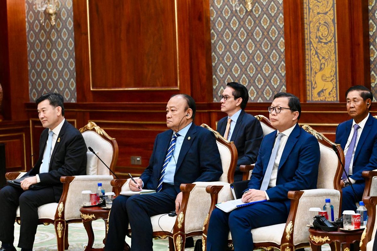 洪森会见土耳其新任大使梅祖特·奥兹坎 递交国书