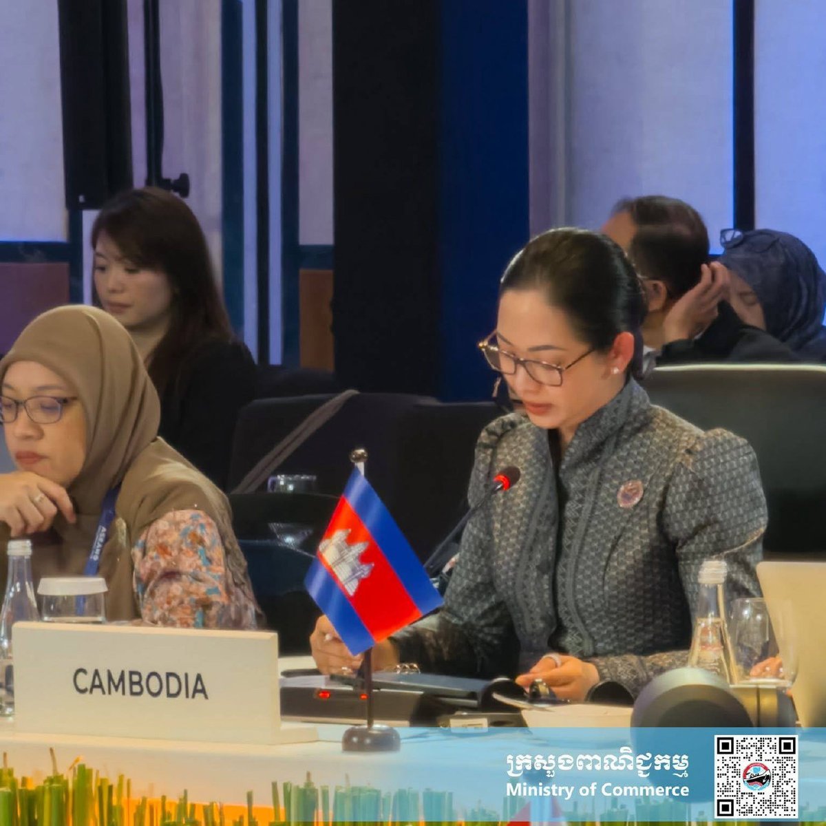 柬埔寨商务部出席第27届东盟经济共同体理事会会议