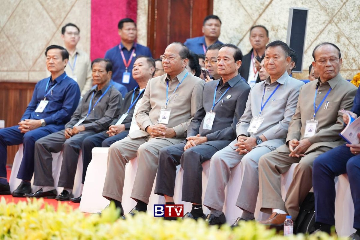 洪森视察贡布与白马 调研地方行政与民生建设