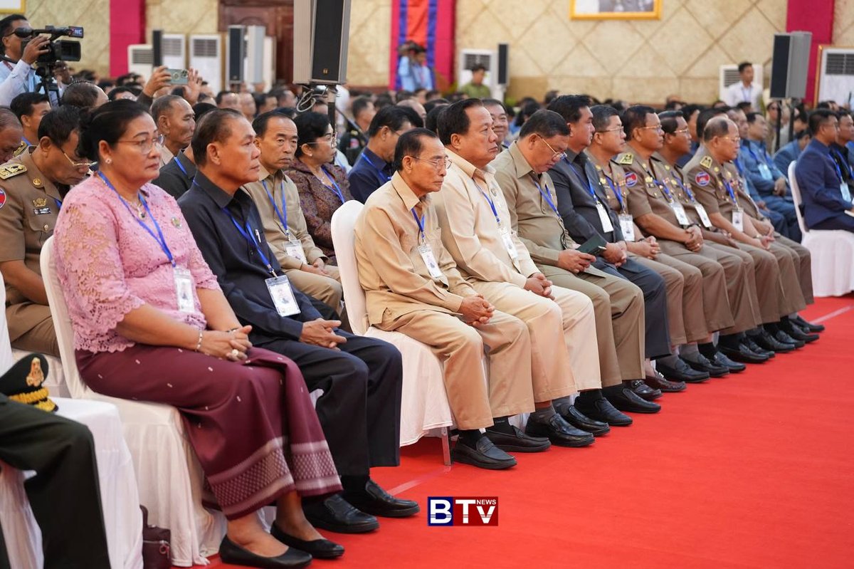 洪森视察贡布与白马 调研地方行政与民生建设