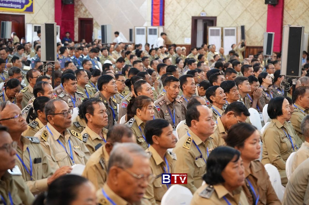 洪森视察贡布与白马 调研地方行政与民生建设
