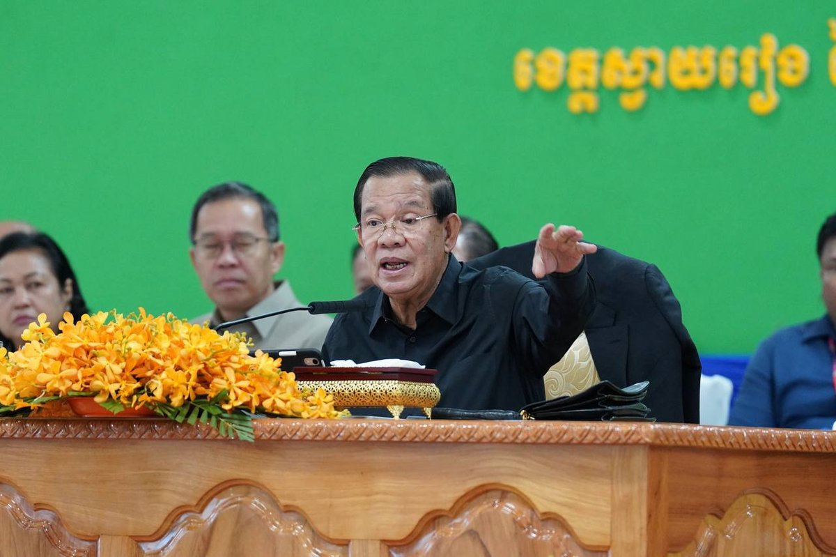 洪森点评普雷亚赫·斯瓦伊里恩足球赛 鼓励球队拼搏