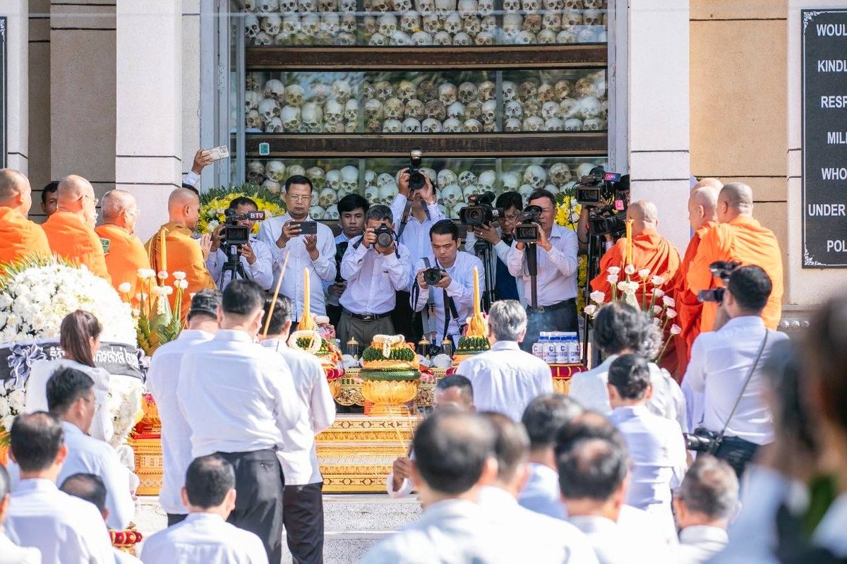 琼邑克种族灭绝中心举行纪念活动 数千民众悼念遇难者