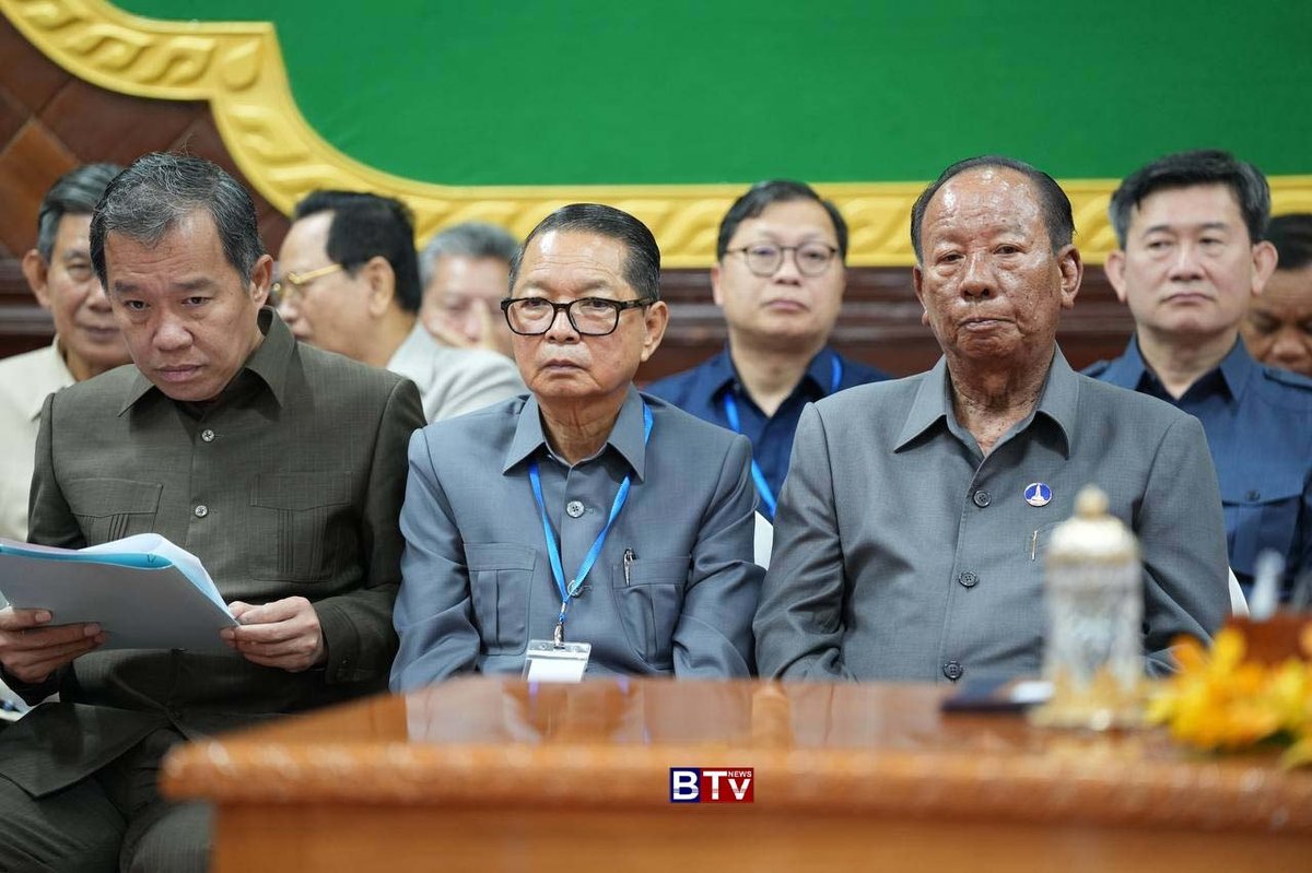 洪森视察磅清扬省工作 携三名孙辈随行了解政务