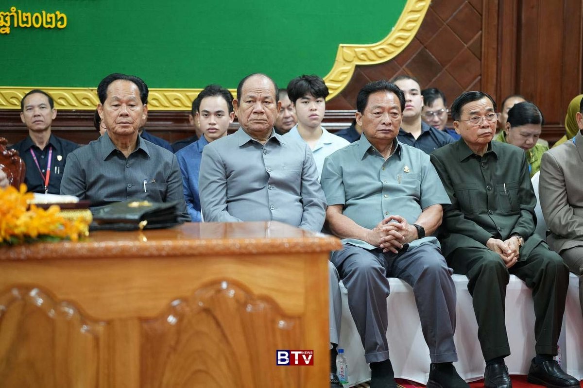 洪森视察磅清扬省工作 携三名孙辈随行了解政务