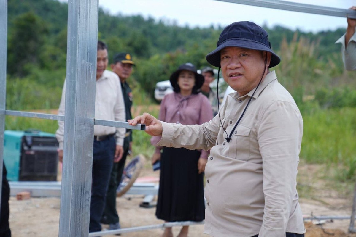 国土规划和建设部向西港退伍军人交付新房 31套住房在建