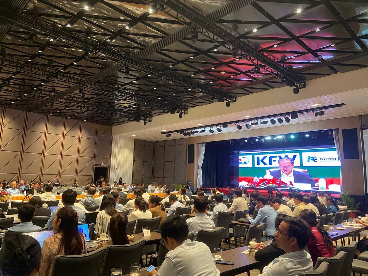 财经部召开2025国家投资组合绩效评估会议 390人参会