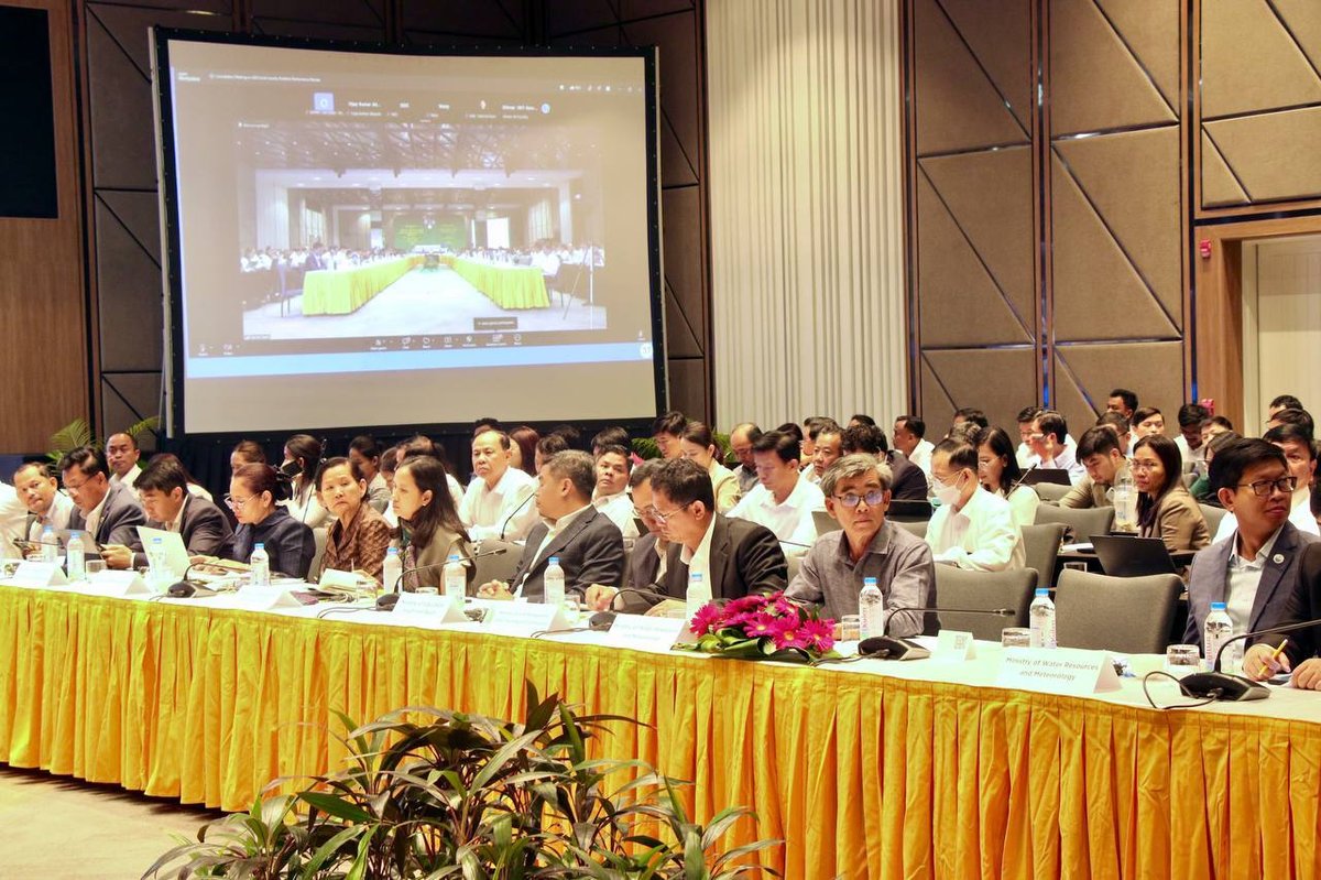 财经部召开2025国家投资组合绩效评估会议 390人参会