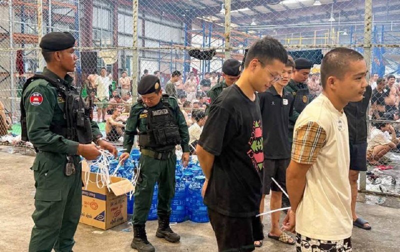 319名涉网诈中国公民被遣返 经德崇及暹粒机场离境