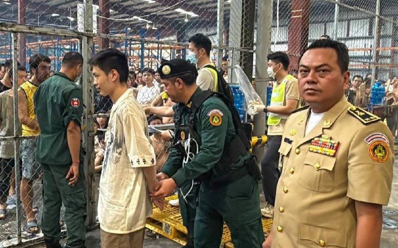 319名涉网诈中国公民被遣返 经德崇及暹粒机场离境
