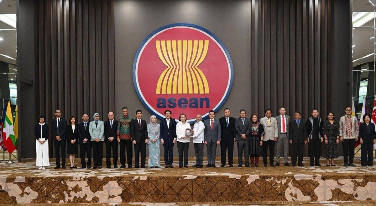 柬埔寨要求泰国拆除边境障碍物 恢复居民土地使用权